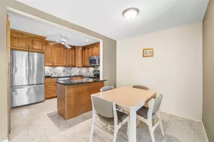 322 Pine Ridge Cir, Greenacres, FL 33463 - Photo 14