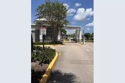 750 Burgundy P, Delray Beach, FL 33484 - Photo 2