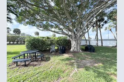 284 Flanders F, Delray Beach, FL 33484 - Photo 18