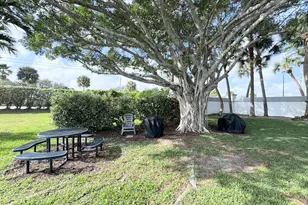 284 Flanders F, Delray Beach, FL 33484 - Photo 18