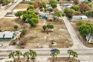 432 N 26th St, Fort Pierce, FL 34947 - Photo 1