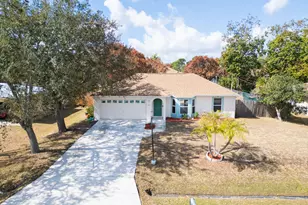 1718 SE Aires Ln, Port Saint Lucie, FL 34984 - Photo 2