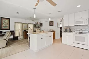 8 Brisa Ln, Port Saint Lucie, FL 34952 - Photo 2