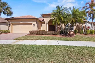 814 SW St Julien Ct, Port Saint Lucie, FL 34986 - Photo 4