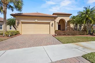 814 SW St Julien Ct, Port Saint Lucie, FL 34986 - Photo 2