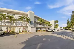 307 Wellington A, West Palm Beach, FL 33417 - Photo 2