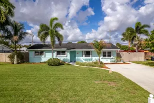 1061 Pineway Dr, Haverhill, FL 33417 - Photo 1