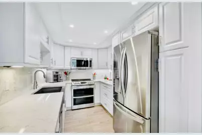 125 S Ocean Avenue #104, Palm Beach Shores, FL 33404 - Photo 12