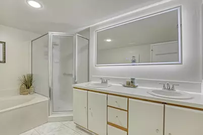 105 Half Moon Circle #F1, Hypoluxo, FL 33462 - Photo 16