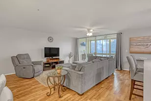 105 Half Moon Cir, Hypoluxo, FL 33462 - Photo 8