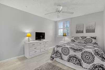105 Half Moon Circle #F1, Hypoluxo, FL 33462 - Photo 16