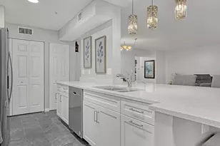 105 Half Moon Cir, Hypoluxo, FL 33462 - Photo 12