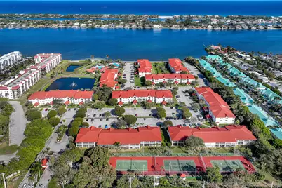 105 Half Moon Circle #F1, Hypoluxo, FL 33462 - Photo 30