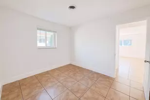 3041 NE 7th Ave, Pompano Beach, FL 33064 - Photo 8