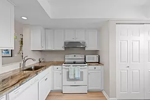 27 Abbey Ln, Delray Beach, FL 33446 - Photo 10