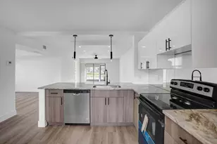 7674 Tahiti Ln, Lake Worth, FL 33467 - Photo 14