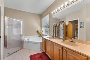 392 W Coral Trace Cir, Delray Beach, FL 33445 - Photo 12