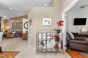 392 W Coral Trace Cir, Delray Beach, FL 33445 - Photo 2