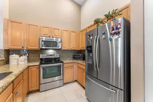 392 W Coral Trace Cir, Delray Beach, FL 33445 - Photo 6