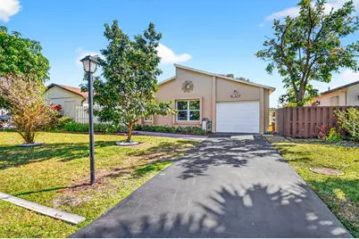 5198 Mirror Lakes Boulevard, Boynton Beach, FL 33472 - Photo 2