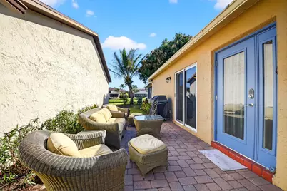 5198 Mirror Lakes Boulevard, Boynton Beach, FL 33472 - Photo 4