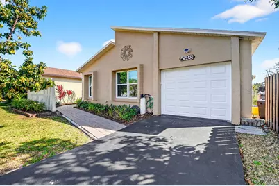 5198 Mirror Lakes Boulevard, Boynton Beach, FL 33472 - Photo 2