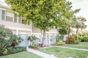 8149 San Carlos Cir, Tamarac, FL 33321 - Photo 2