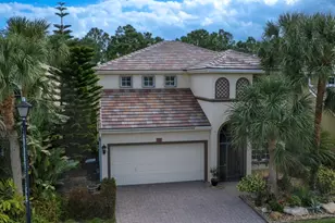 258 NW Red Cedar St, Jensen Beach, FL 34957 - Photo 2