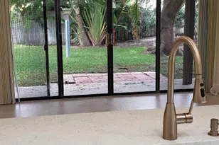 541 NE 47th St, Boca Raton, FL 33431 - Photo 12