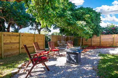 609 S Arnold Avenue S, Lantana, FL 33462 - Photo 8