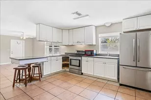 221 Balboa St, Fort Pierce, FL 34949 - Photo 6