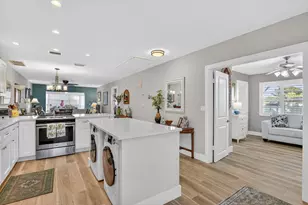 8871 Warwick Dr, Boca Raton, FL 33433 - Photo 4