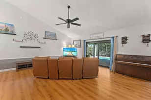 449 SE Glenwood Dr, Port Saint Lucie, FL 34953 - Photo 6