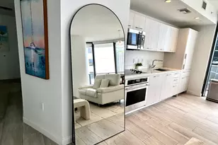 55 SW 9th St, Miami, FL 33130 - Photo 32