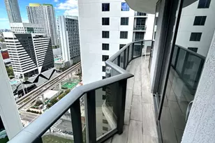 55 SW 9th St, Miami, FL 33130 - Photo 10