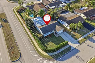 22229 SW 65th Way, Boca Raton, FL 33428 - Photo 2