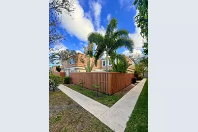 11584 Winchester Drive, Palm Beach Gardens, FL 33410 - Photo 4