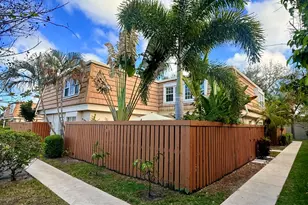 11584 Winchester Dr, Palm Beach Gardens, FL 33410 - Photo 4