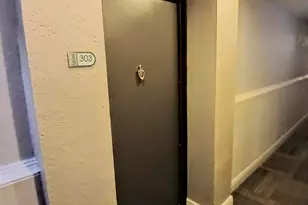 1830 Embassy Dr, West Palm Beach, FL 33401 - Photo 20