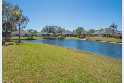 431 W Temple Court SW, Vero Beach, FL 32968 - Photo 2