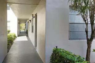 307 Burgundy, Delray Beach, FL 33484 - Photo 2