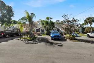 10980 Lake Front Pl, Boca Raton, FL 33498 - Photo 2