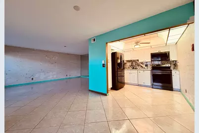 110 Wellington B, West Palm Beach, FL 33417 - Photo 2