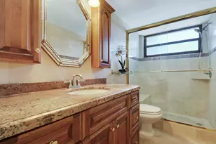 235 Bay Colony Dr N, Juno Beach, FL 33408 - Photo 28