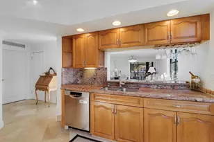 235 Bay Colony Dr N, Juno Beach, FL 33408 - Photo 18