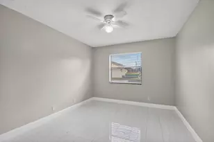 484 Springdale Cir, Palm Springs, FL 33461 - Photo 30