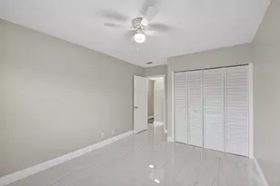 484 Springdale Cir, Palm Springs, FL 33461 - Photo 32