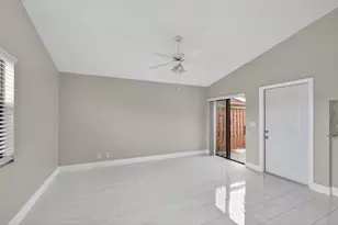 484 Springdale Cir, Palm Springs, FL 33461 - Photo 12