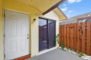 484 Springdale Cir, Palm Springs, FL 33461 - Photo 42