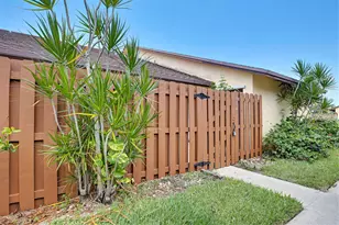 484 Springdale Cir, Palm Springs, FL 33461 - Photo 38